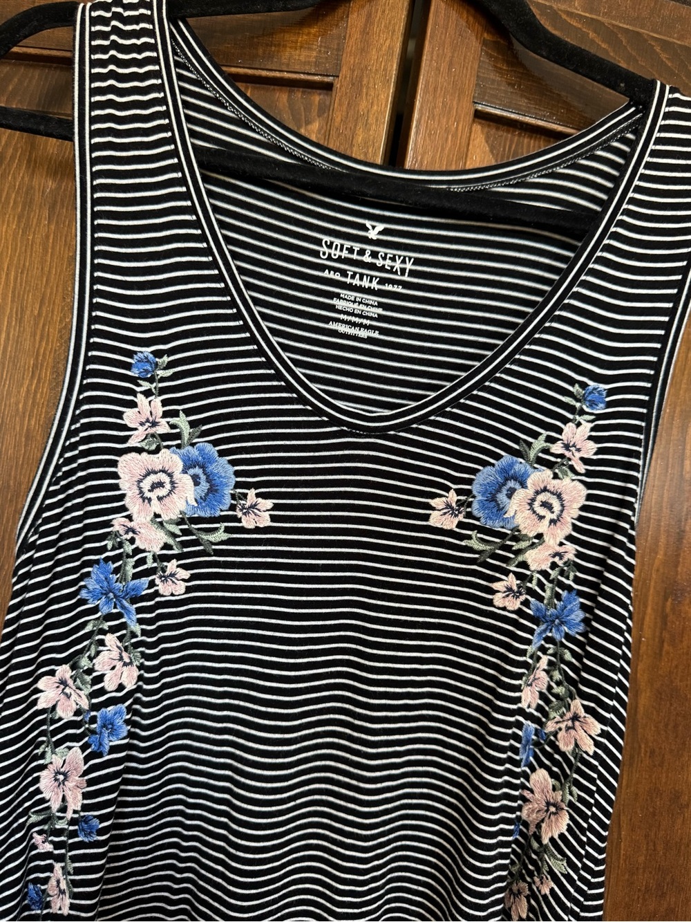 American Eagle Soft & Sexy Striped Floral Embroidered Tank Top Size Medium